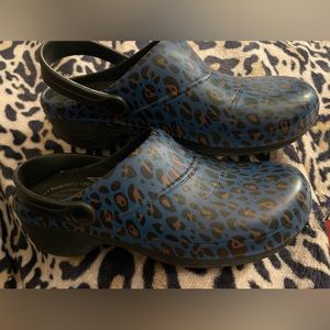 Nurse, MA, CNA, healthcare shoes. “Easy works” by easy street. Women’s 9.